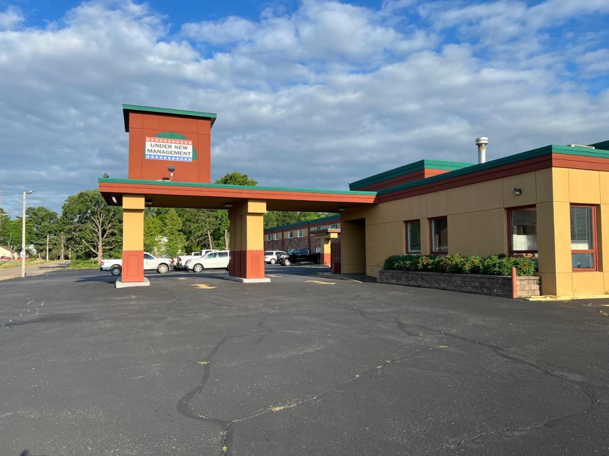 Posh Inn & Suites Wisconsin Rapids Dış mekan fotoğraf