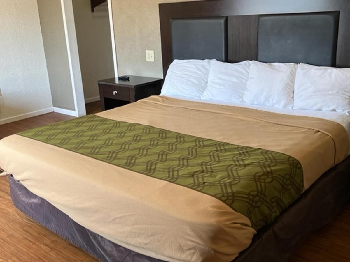 Posh Inn & Suites Wisconsin Rapids Dış mekan fotoğraf